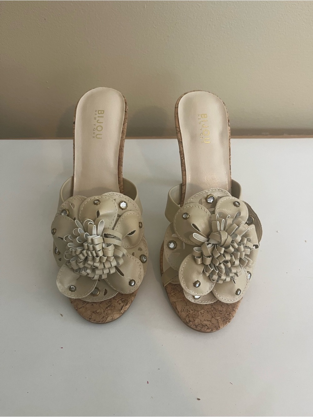 Women’s Cream Floral Slide Sandals